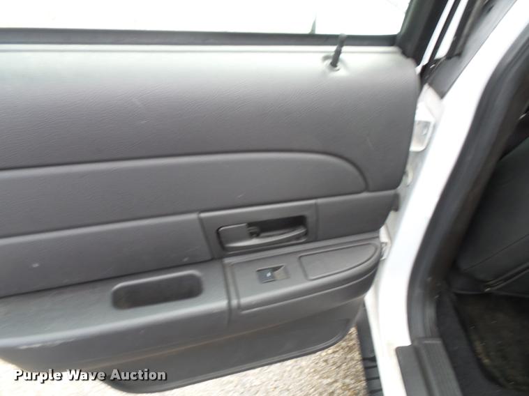 image for item J4795 2011 Ford Crown Victoria Police Interceptor