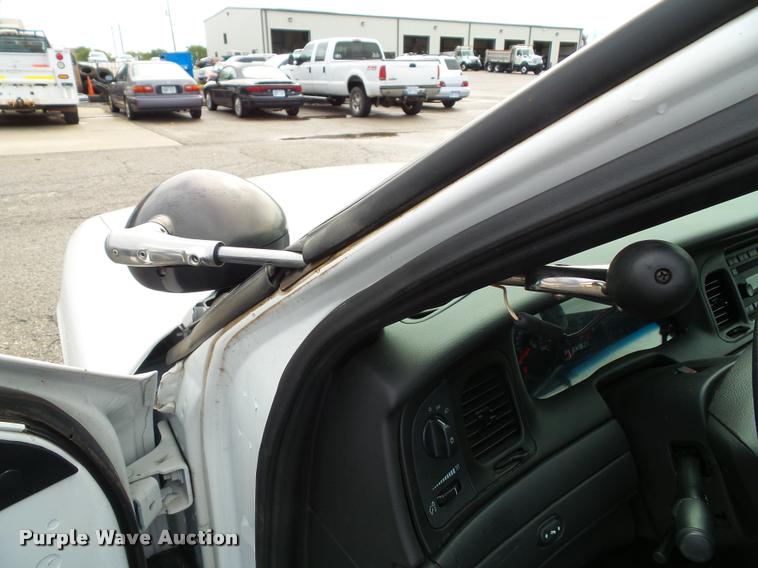 image for item J4795 2011 Ford Crown Victoria Police Interceptor