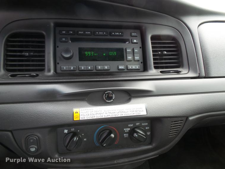 image for item J4795 2011 Ford Crown Victoria Police Interceptor