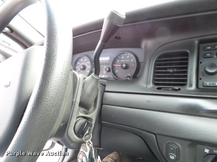 image for item J4795 2011 Ford Crown Victoria Police Interceptor