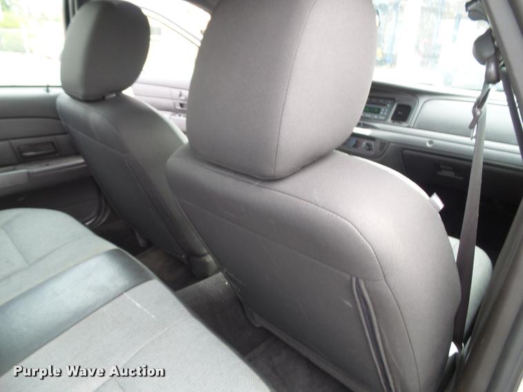 image for item J4795 2011 Ford Crown Victoria Police Interceptor