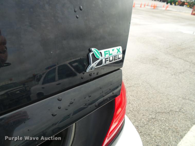 image for item J4795 2011 Ford Crown Victoria Police Interceptor