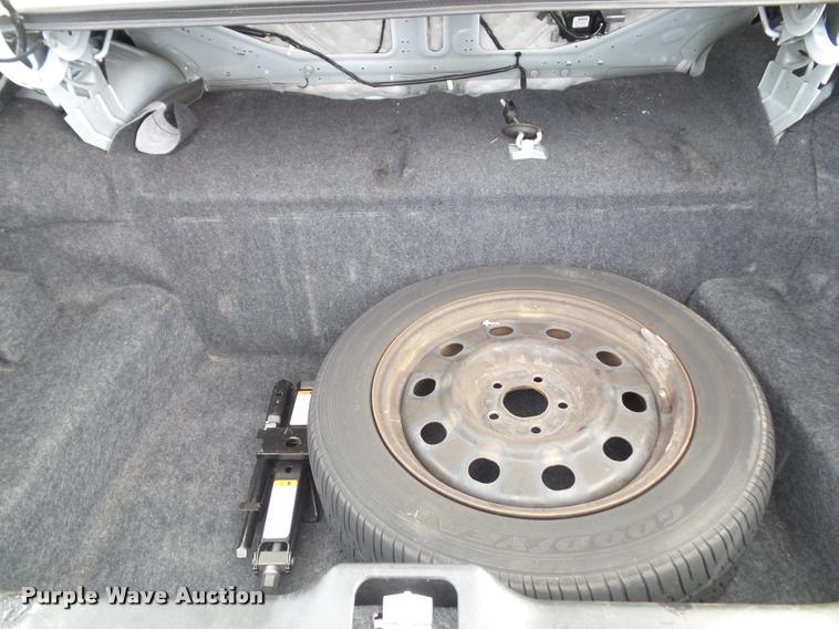 image for item J4795 2011 Ford Crown Victoria Police Interceptor