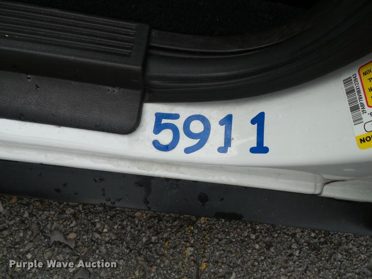 image for item J4795 2011 Ford Crown Victoria Police Interceptor