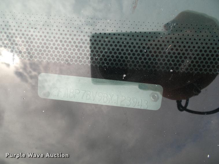 image for item J4795 2011 Ford Crown Victoria Police Interceptor