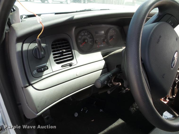 image for item J4796 2008 Ford Crown Victoria Police Interceptor