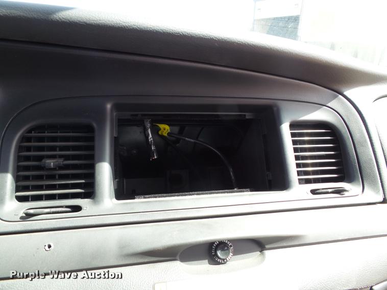 image for item J4796 2008 Ford Crown Victoria Police Interceptor