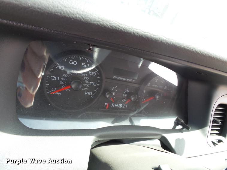 image for item J4796 2008 Ford Crown Victoria Police Interceptor