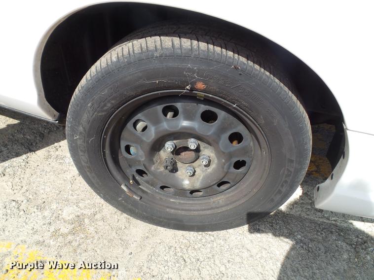 image for item J4796 2008 Ford Crown Victoria Police Interceptor