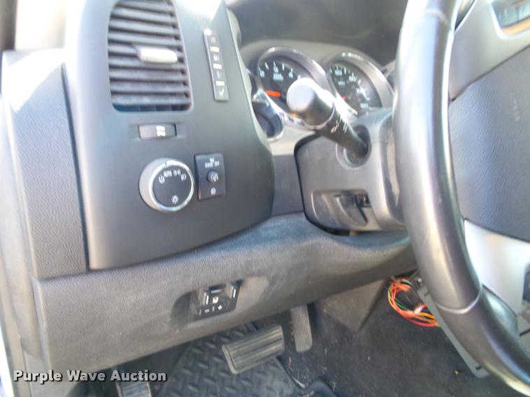 image for item J4798 2012 Chevrolet Silverado 1500 Z71 Crew Cab pickup truck