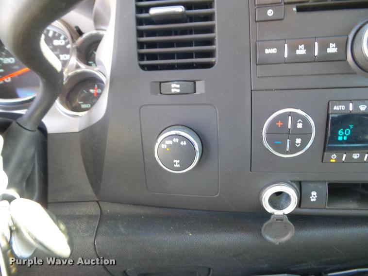 image for item J4798 2012 Chevrolet Silverado 1500 Z71 Crew Cab pickup truck