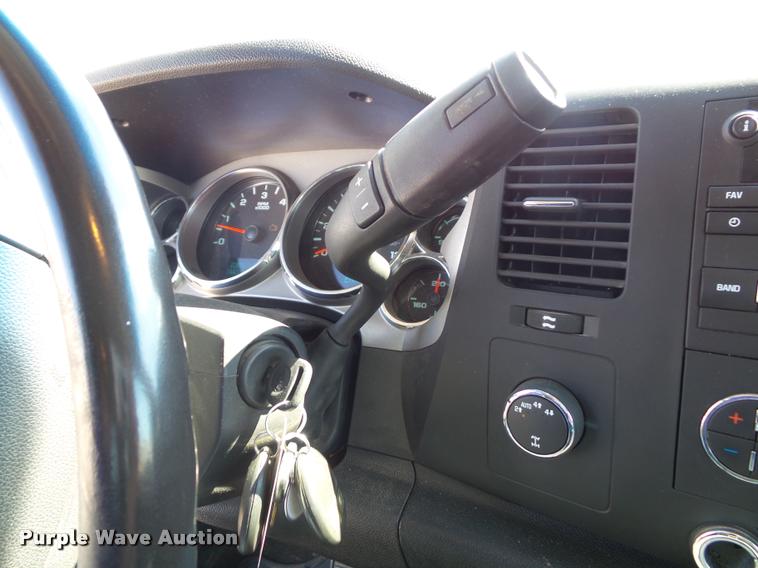 image for item J4798 2012 Chevrolet Silverado 1500 Z71 Crew Cab pickup truck