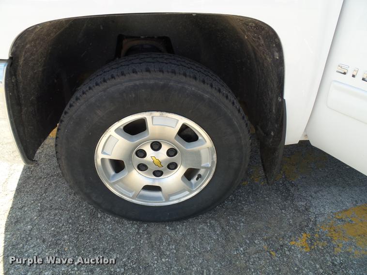 image for item J4798 2012 Chevrolet Silverado 1500 Z71 Crew Cab pickup truck