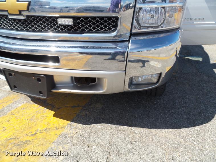 image for item J4798 2012 Chevrolet Silverado 1500 Z71 Crew Cab pickup truck