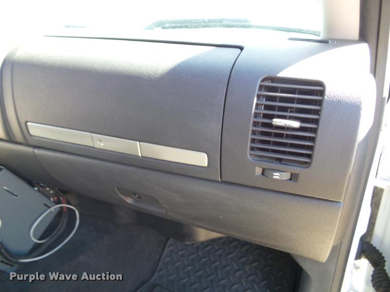 image for item J4798 2012 Chevrolet Silverado 1500 Z71 Crew Cab pickup truck