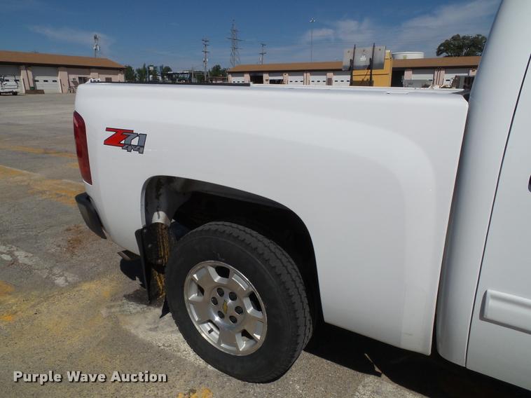 image for item J4798 2012 Chevrolet Silverado 1500 Z71 Crew Cab pickup truck