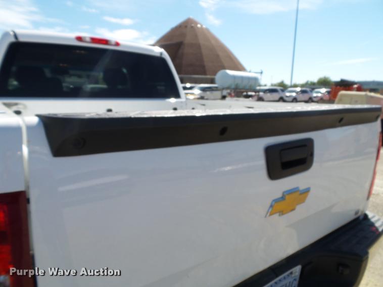 image for item J4798 2012 Chevrolet Silverado 1500 Z71 Crew Cab pickup truck