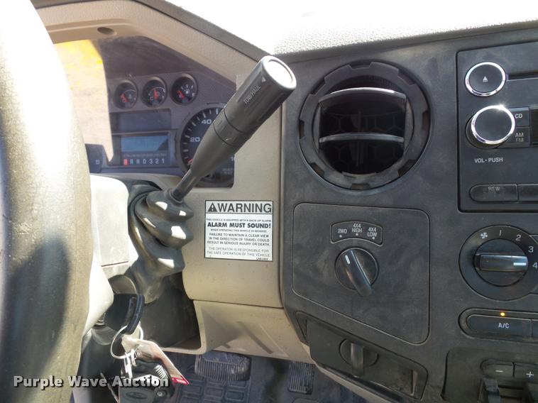 image for item J4801 2009 Ford F350 Super Duty XL flatbed pickup truck