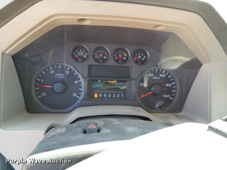 image for item J4801 2009 Ford F350 Super Duty XL flatbed pickup truck