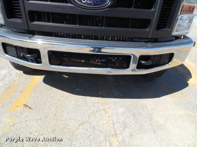 image for item J4801 2009 Ford F350 Super Duty XL flatbed pickup truck