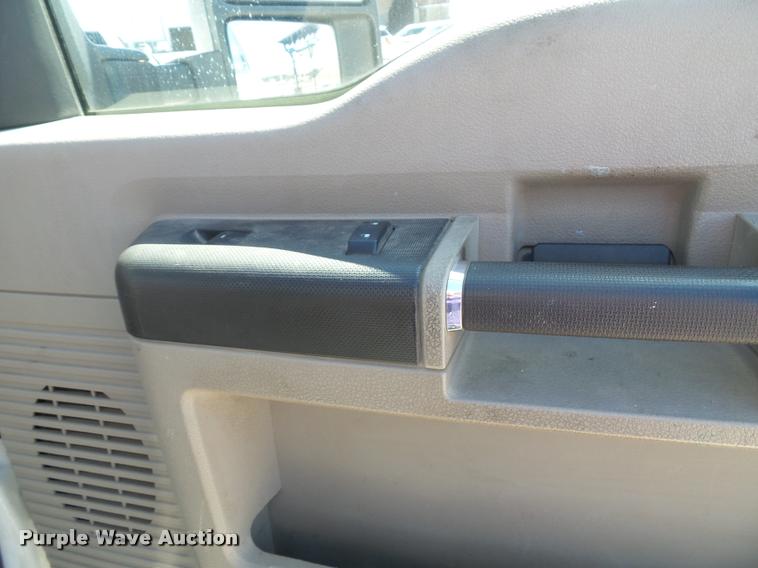 image for item J4801 2009 Ford F350 Super Duty XL flatbed pickup truck