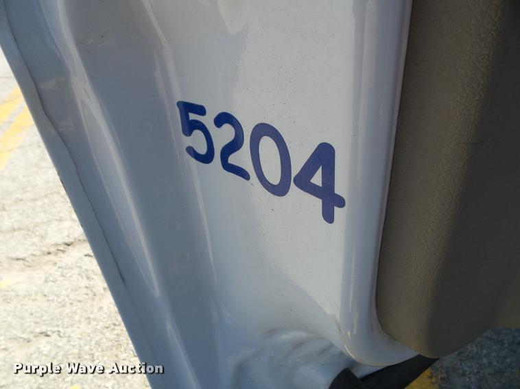 image for item J4801 2009 Ford F350 Super Duty XL flatbed pickup truck