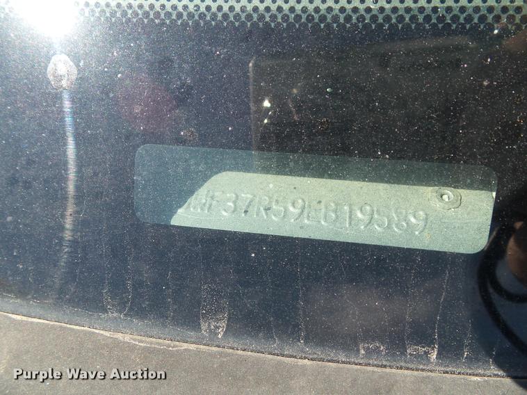 image for item J4801 2009 Ford F350 Super Duty XL flatbed pickup truck