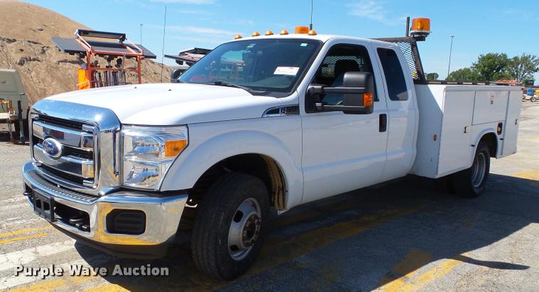 image for item J4802 2011 Ford F350 Super Duty XLT SuperCab utility truck