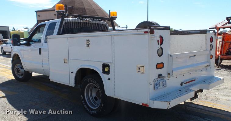 image for item J4802 2011 Ford F350 Super Duty XLT SuperCab utility truck
