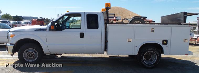 image for item J4802 2011 Ford F350 Super Duty XLT SuperCab utility truck