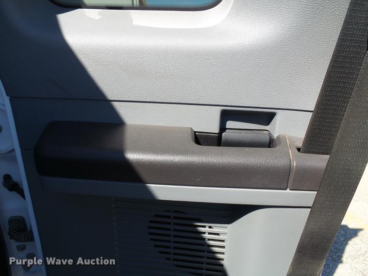 image for item J4802 2011 Ford F350 Super Duty XLT SuperCab utility truck