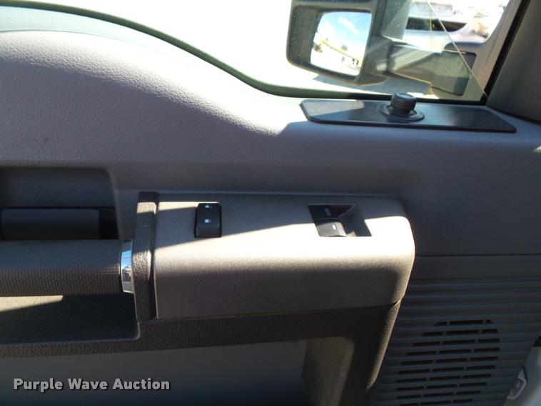 image for item J4802 2011 Ford F350 Super Duty XLT SuperCab utility truck