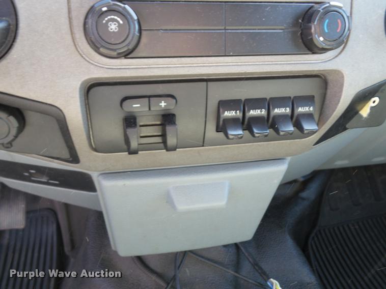 image for item J4802 2011 Ford F350 Super Duty XLT SuperCab utility truck