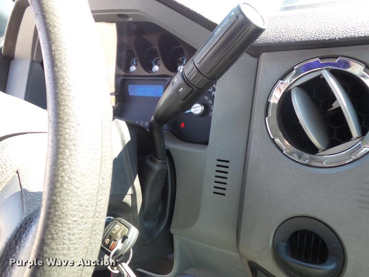 image for item J4802 2011 Ford F350 Super Duty XLT SuperCab utility truck