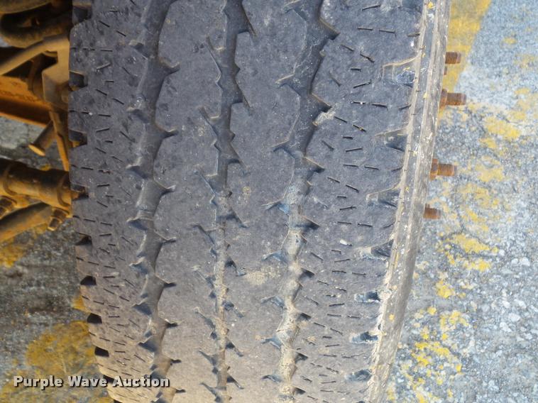 image for item J4802 2011 Ford F350 Super Duty XLT SuperCab utility truck