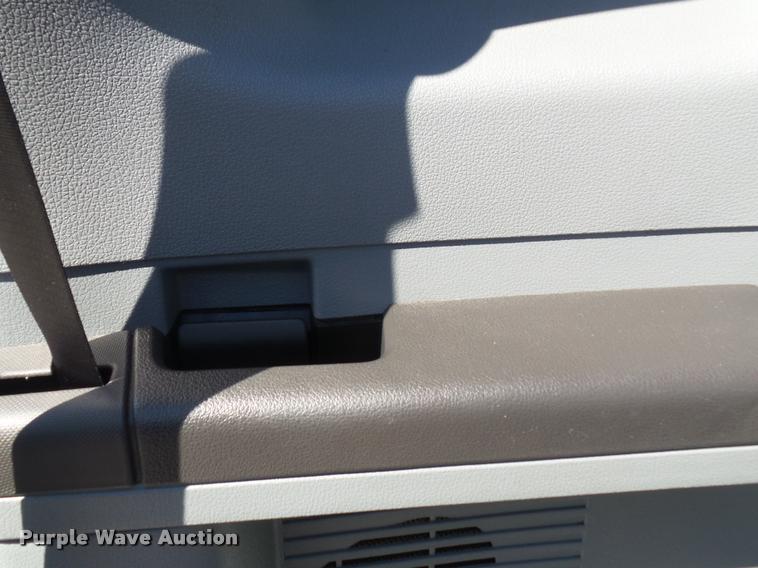 image for item J4802 2011 Ford F350 Super Duty XLT SuperCab utility truck