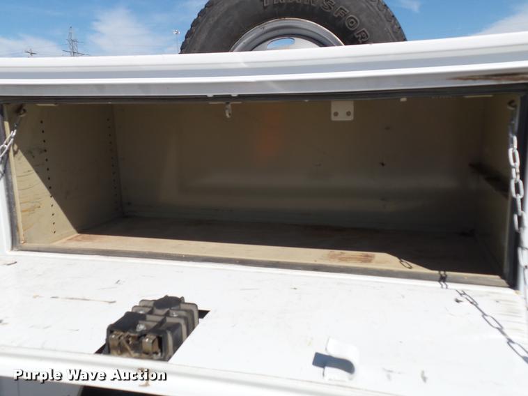 image for item J4802 2011 Ford F350 Super Duty XLT SuperCab utility truck