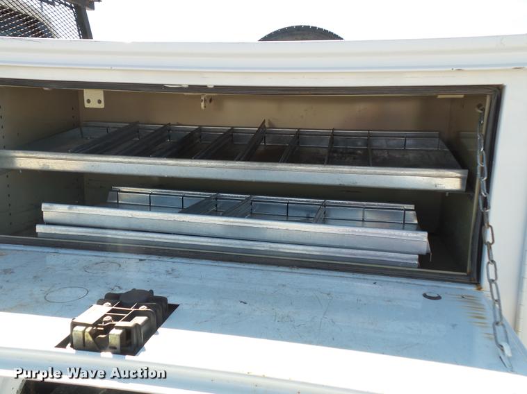 image for item J4802 2011 Ford F350 Super Duty XLT SuperCab utility truck