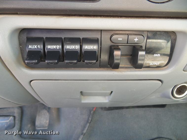 image for item J4803 2007 Ford F350 Super Duty XLT utility truck