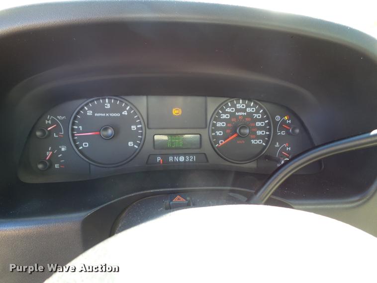 image for item J4803 2007 Ford F350 Super Duty XLT utility truck