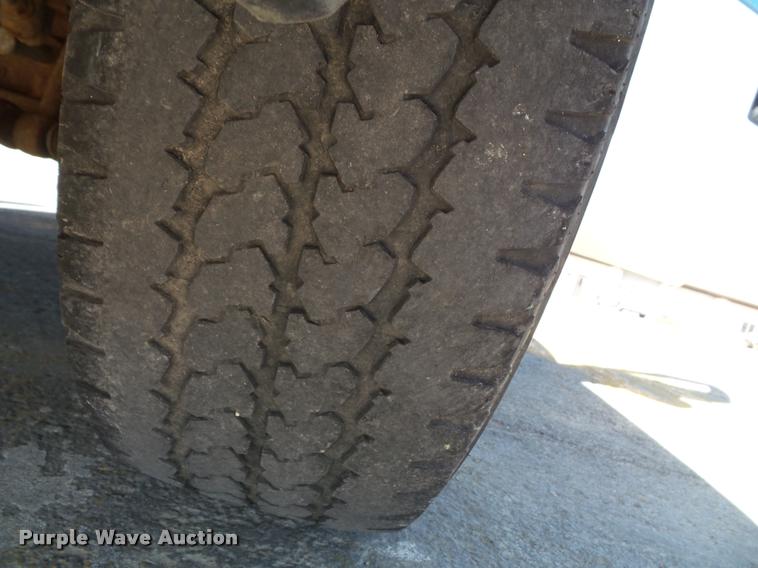 image for item J4803 2007 Ford F350 Super Duty XLT utility truck