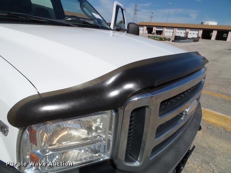 image for item J4803 2007 Ford F350 Super Duty XLT utility truck