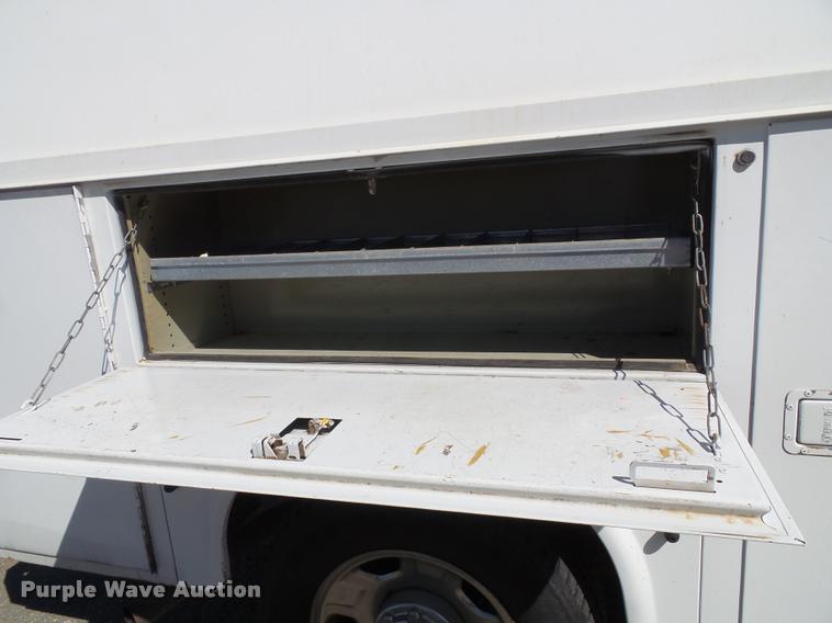 image for item J4803 2007 Ford F350 Super Duty XLT utility truck