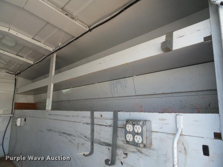 image for item J4803 2007 Ford F350 Super Duty XLT utility truck