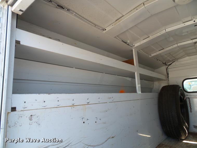 image for item J4803 2007 Ford F350 Super Duty XLT utility truck