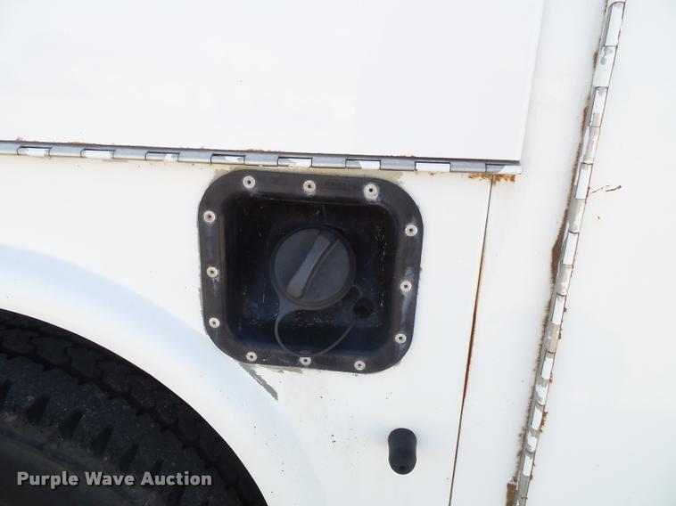 image for item J4803 2007 Ford F350 Super Duty XLT utility truck