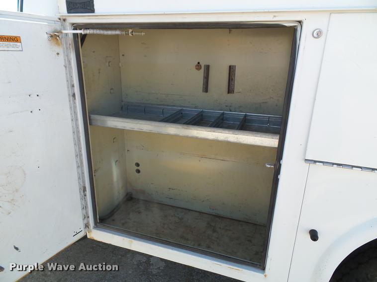 image for item J4803 2007 Ford F350 Super Duty XLT utility truck