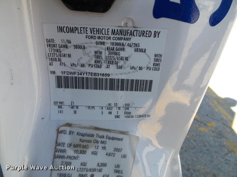 image for item J4803 2007 Ford F350 Super Duty XLT utility truck