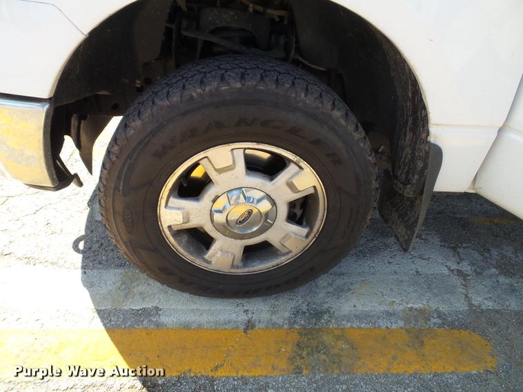 image for item J4804 2011 Ford F150 XLT SuperCrew pickup truck