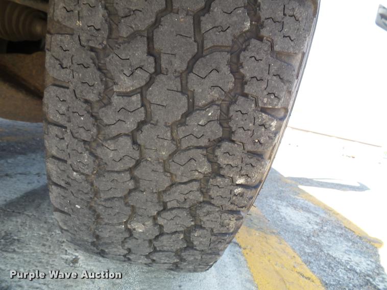 image for item J4804 2011 Ford F150 XLT SuperCrew pickup truck